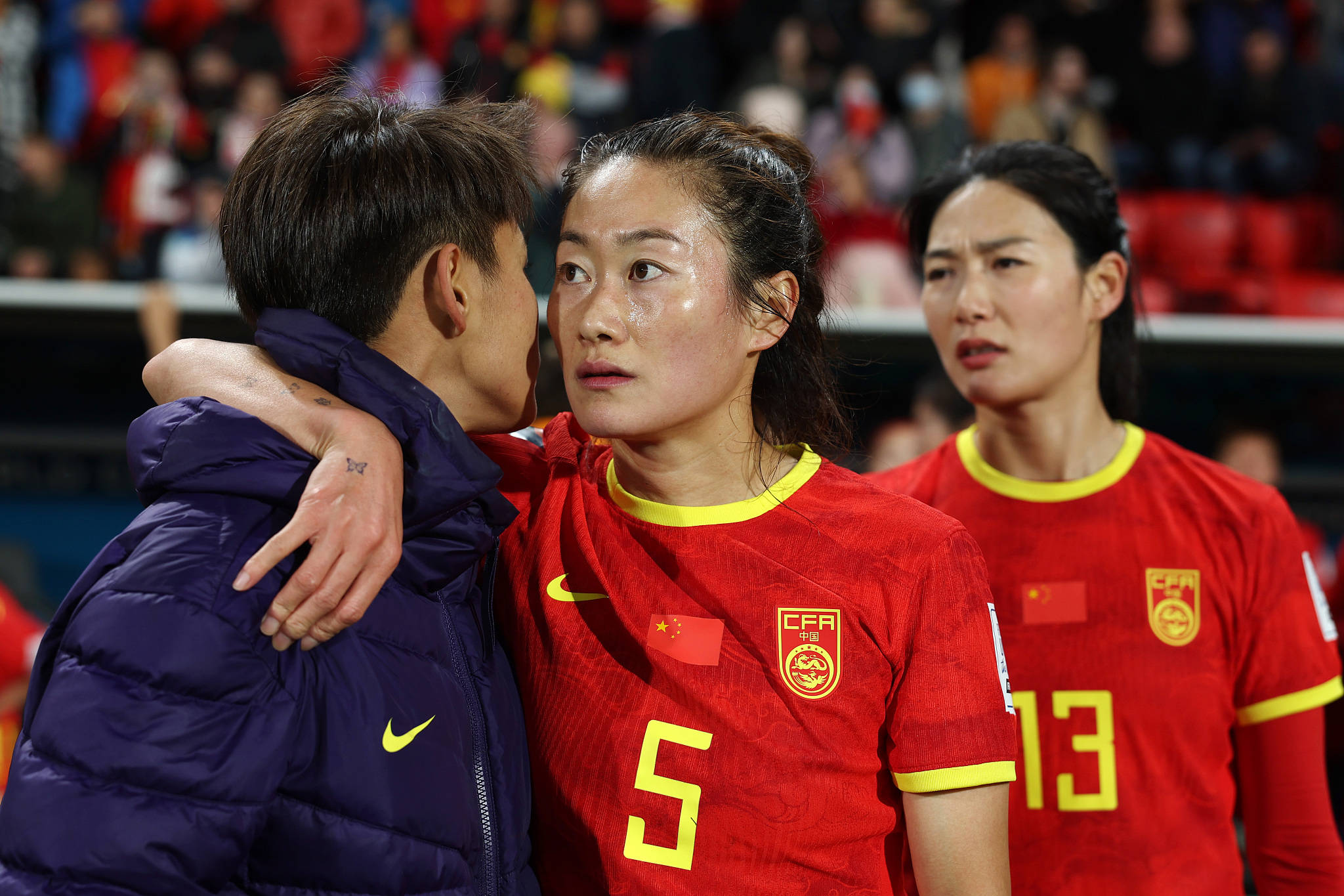 中国女足在亚洲杯半决赛角逐中与泰国队过招