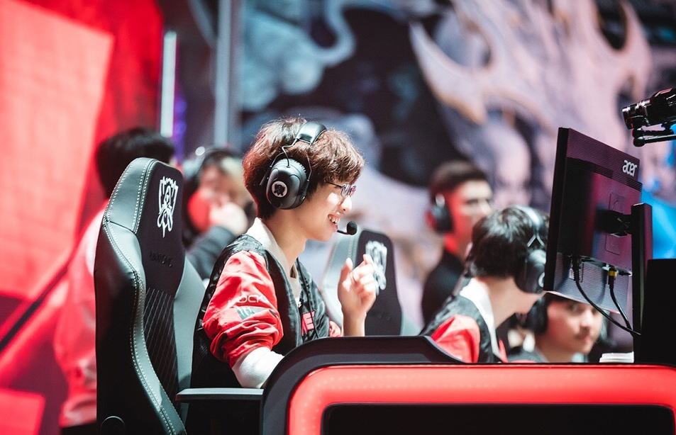 DFM碾压V5，Inspired团战一打五半决赛3:1（上海）