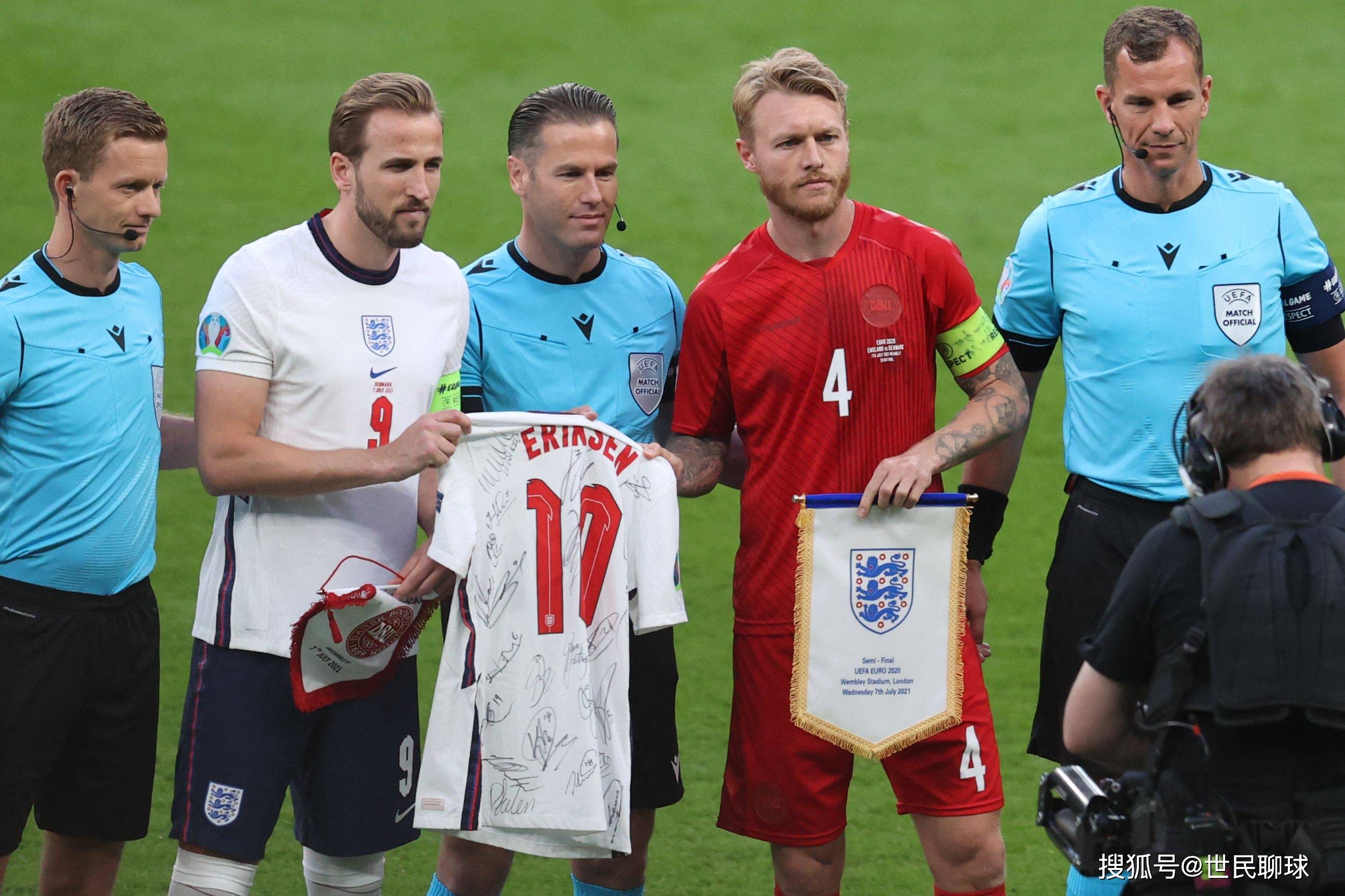 塞尔维亚队在激烈比拼中获胜，成功进入欧洲杯淘汰赛