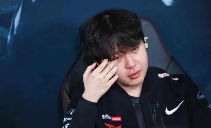 C9绝杀JDG，Gumayusi完成史诗逆转半决赛3:0（上海）