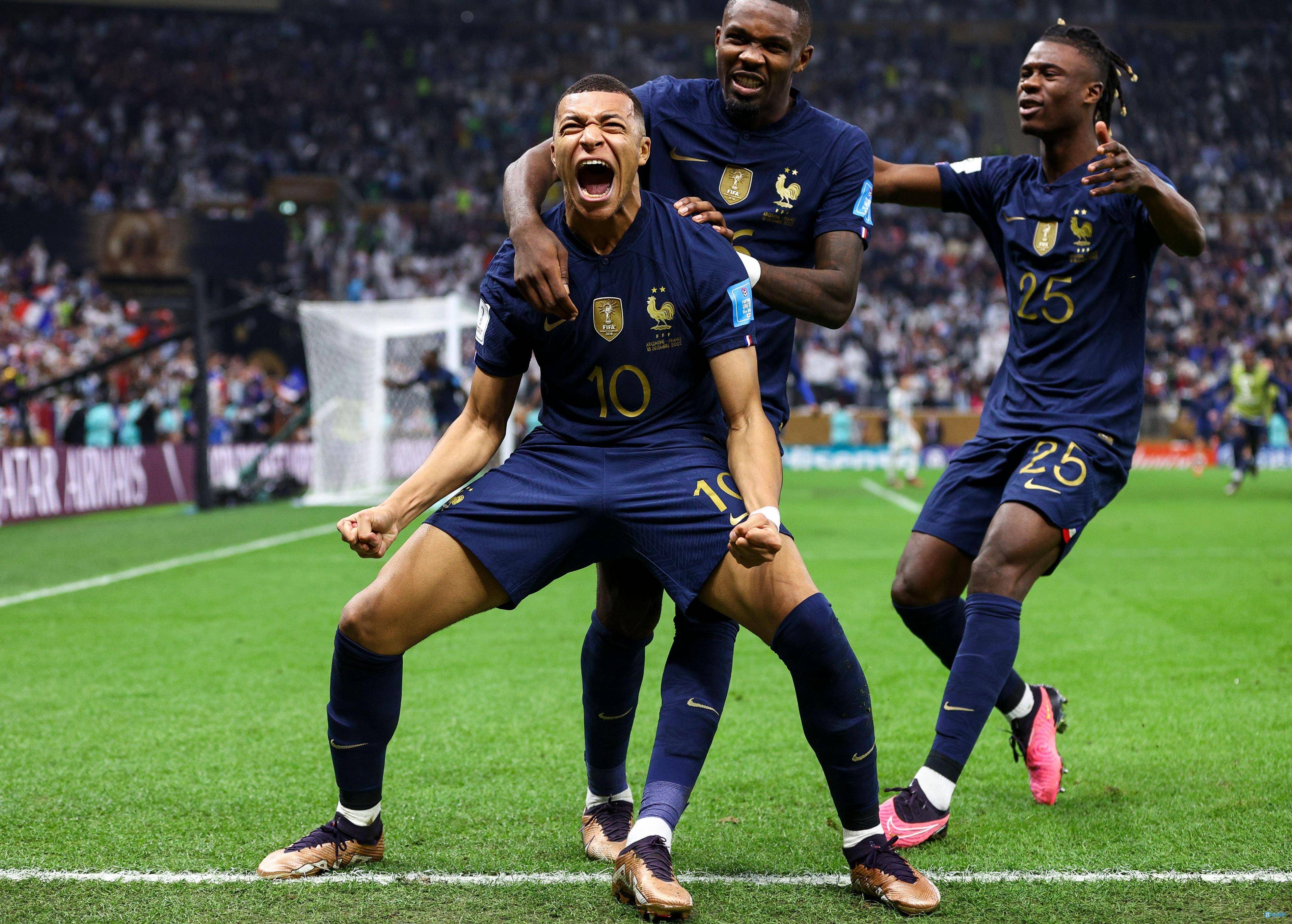 意大利队惊险取胜法国，挺进欧国联决赛