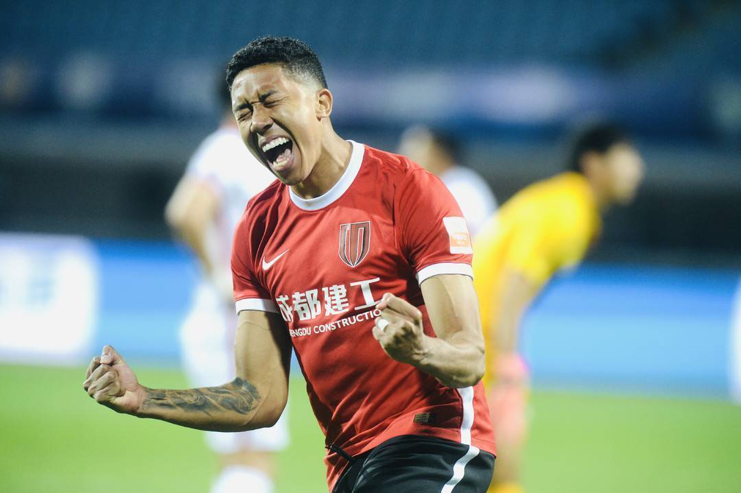 T1横扫LGD，Gumayusi打出惊人五杀强强对话成都决赛之夜，成为赛场最大亮点的简单介绍