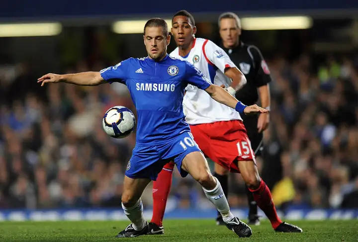 切尔西横扫中国，罗本制霸全场的简单介绍