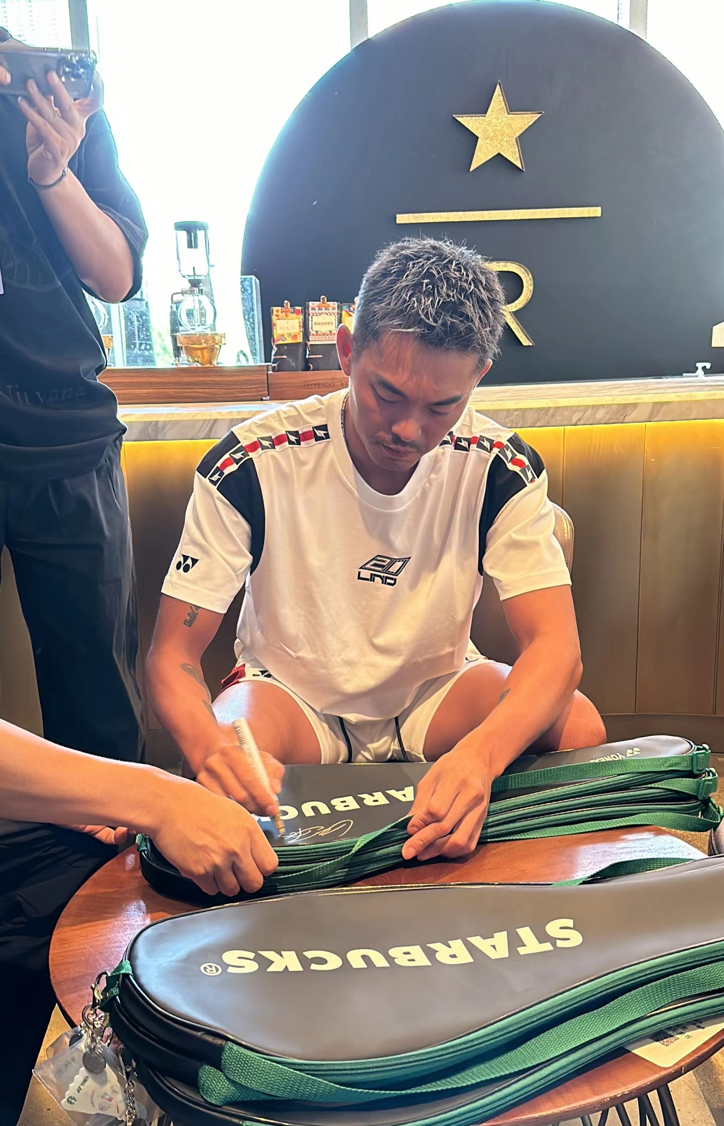 印尼羽毛球队力克韩国羽毛球队，林丹送出助攻的简单介绍