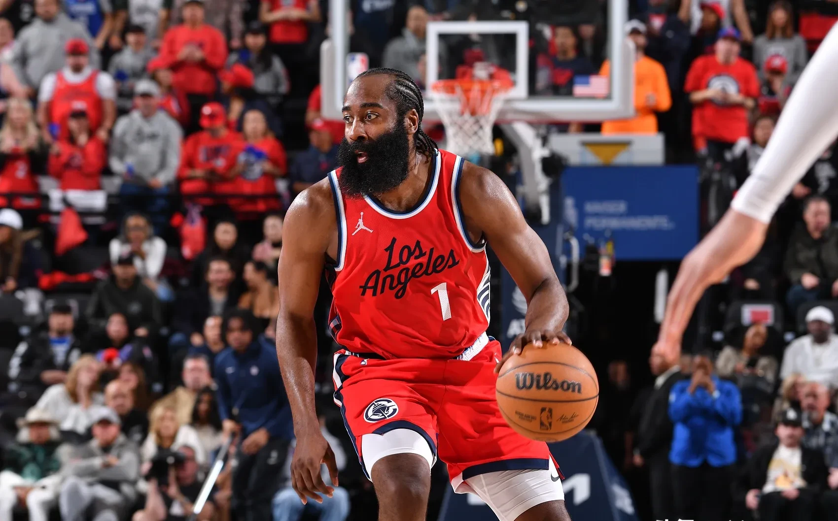 步行者逆转快船，麦科勒姆关键制胜的简单介绍